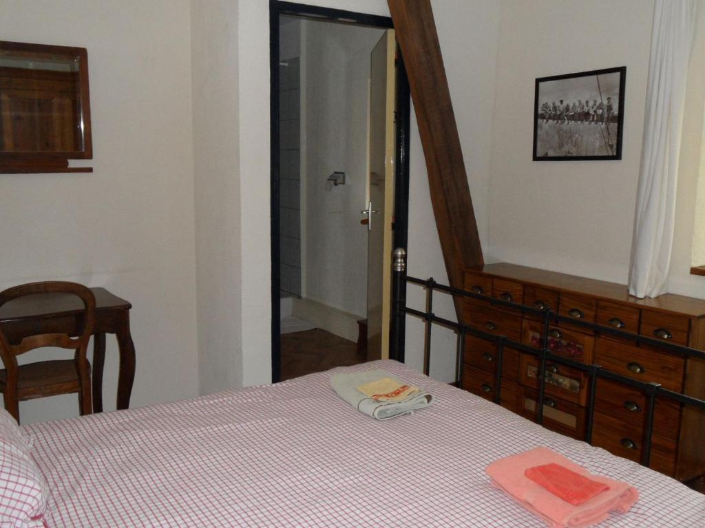 Chambres D'Hotes Domaine Du Bourg Gannay-sur-Loire Номер фото